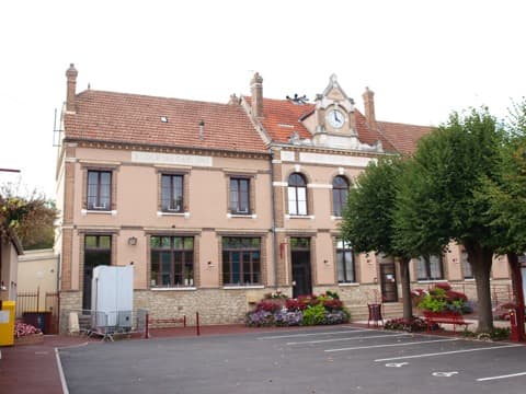 Élagueur Malay-le-Grand