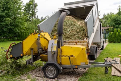 Broyage des branches et élimination des déchets verts Collemiers